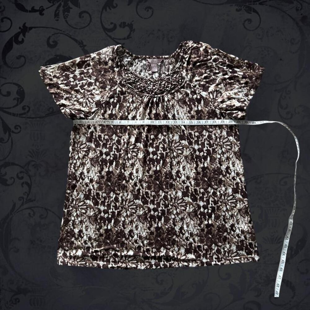 braided trim neck marbled brown & ivory abstract floral top - Picture 2 of 8